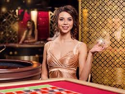 innwa77 လောင်းကစား Sportsbook မြန်မာ ဘောလုံးပွဲ Bet တင်နေသည့် မြင်ကွင်း